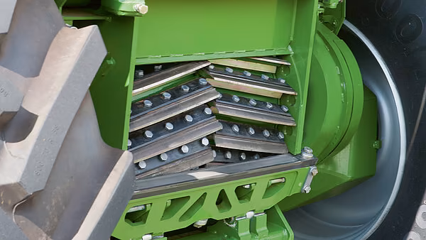 Detalj av 40-knivers KRONE Biogas kuttertrommel montert i maskinen.
