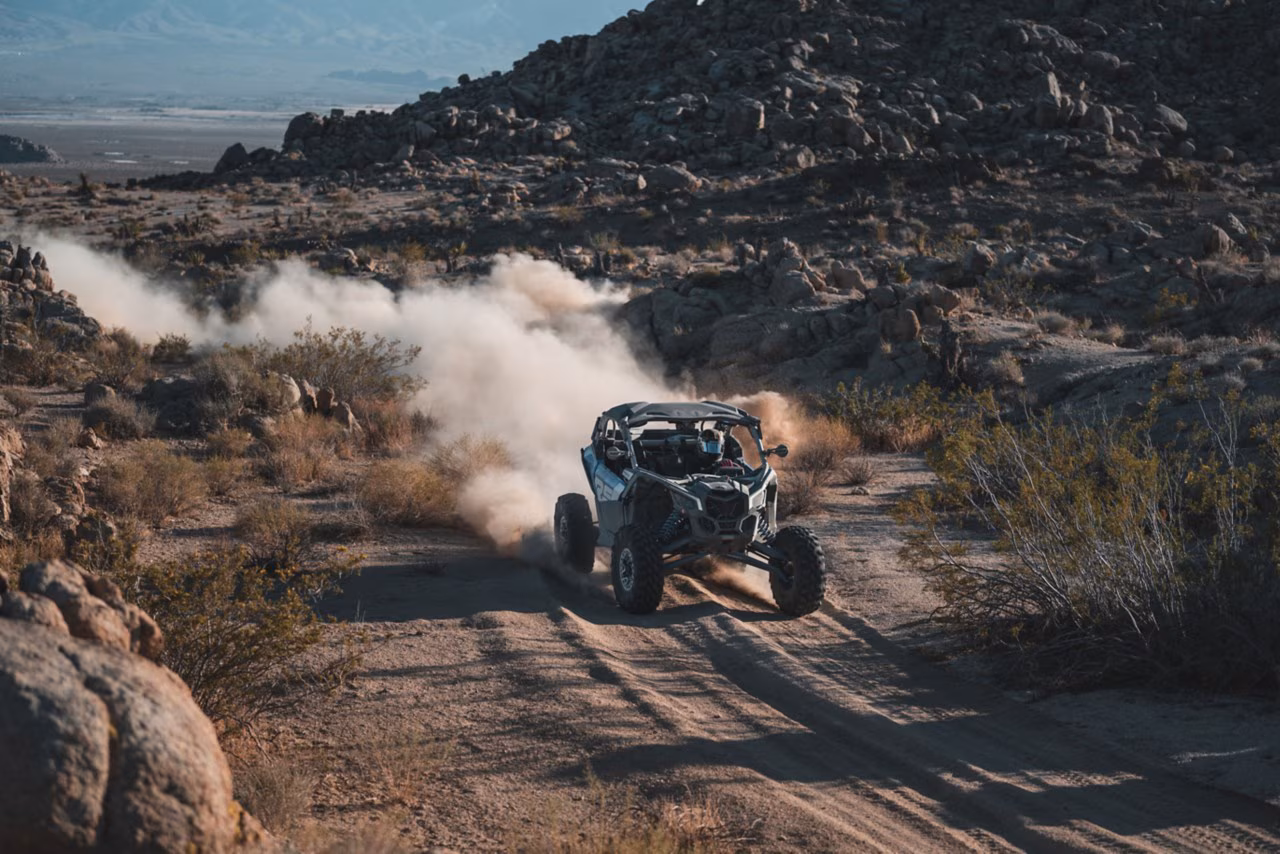Can-Am Maverick sanddyner CVT nytt luftinntak dokking med akustisk behandling 