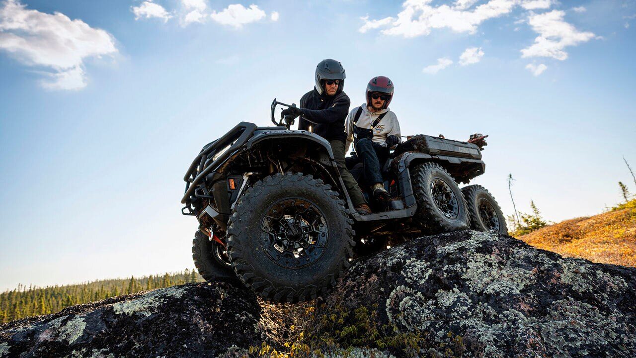 To førere som utnytter lastekapasiteten på 454 kg på 2026 Can-Am Outlander 6x6 ATV